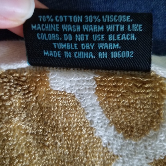 Cynthia Rowley Quatrefoil Trellis Towels...Hard to Find! - Picture 4 of 5